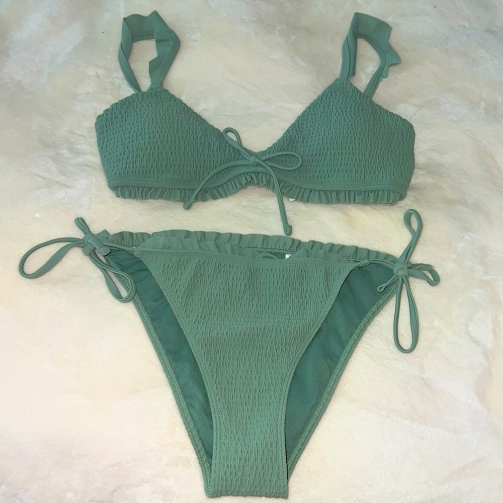 NEVER WORN bikini set